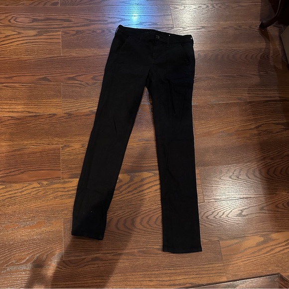 American Eagle Black Skinnys - Picture 1 of 4